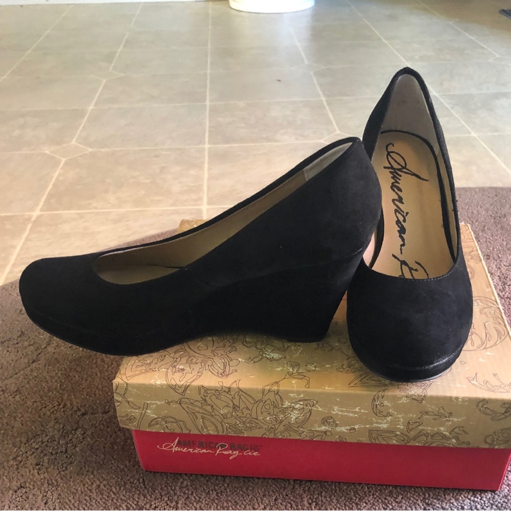 NEW Black Suede Wedge Round toe Heels